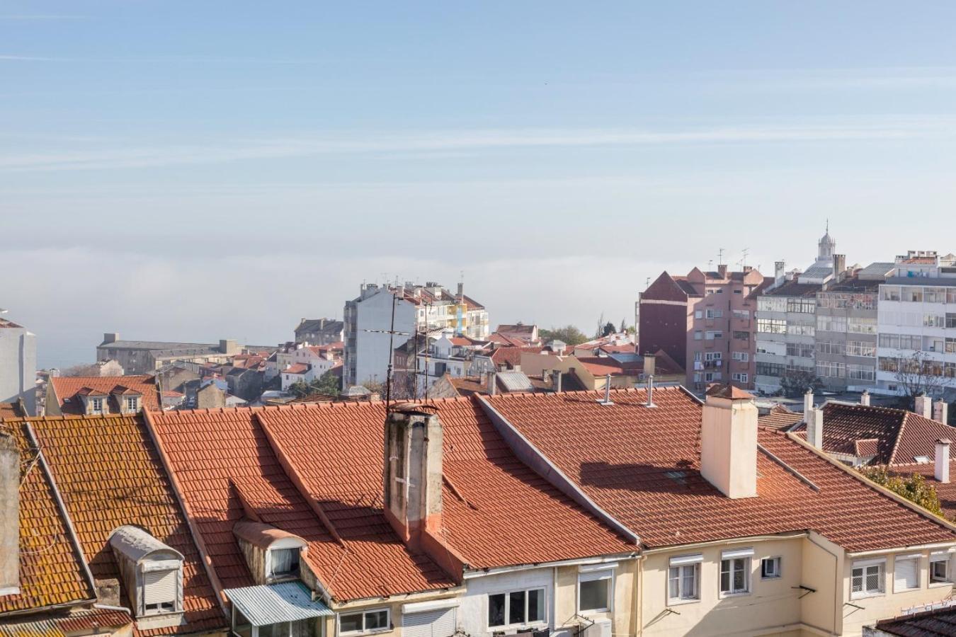 Superb Overlooking Graça In Lisboa